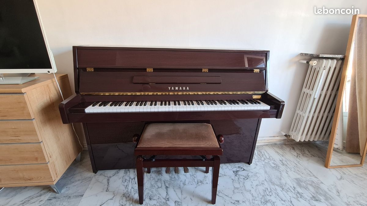 Piano droit 4